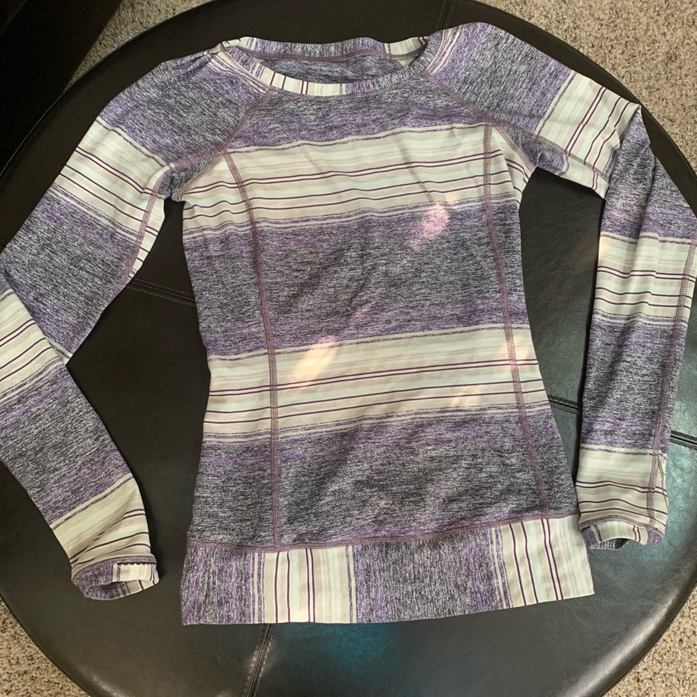 Lululemon size 4 long sleeved